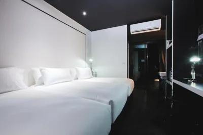 デラックス・トリプルルーム（バスタブなし）＋24時間無料コワーキングスペース — Blu Monkey Hub and Hotel Phuket Town